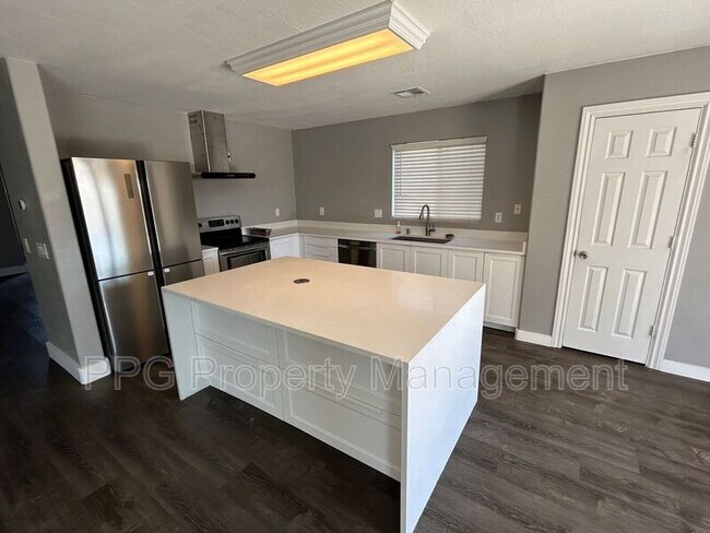 23977 W Twilight Trail Buckeye, AZ 85326 photo 2