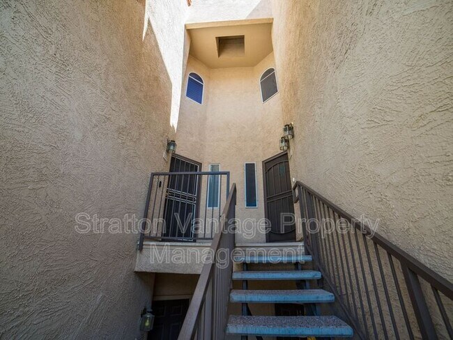 10410 N Cave Creek Rd Phoenix, AZ 85020 photo 3