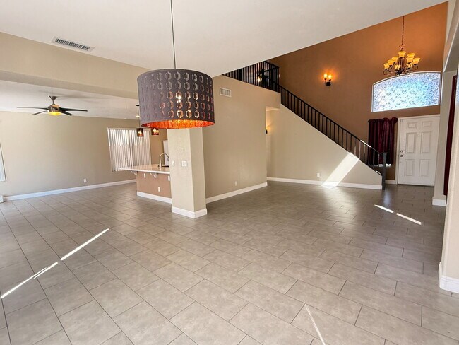 6425 W Desert Hollow Dr Phoenix, AZ 85083 photo 4