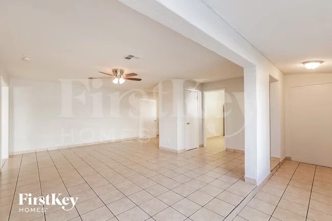 3021 W Camelback Rd Phoenix, AZ 85017 photo 2