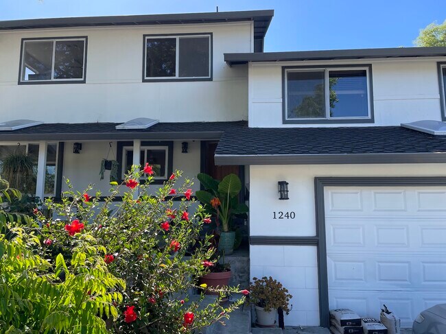 1240 Oak Knoll Dr San Jose, CA 95129 photo 2