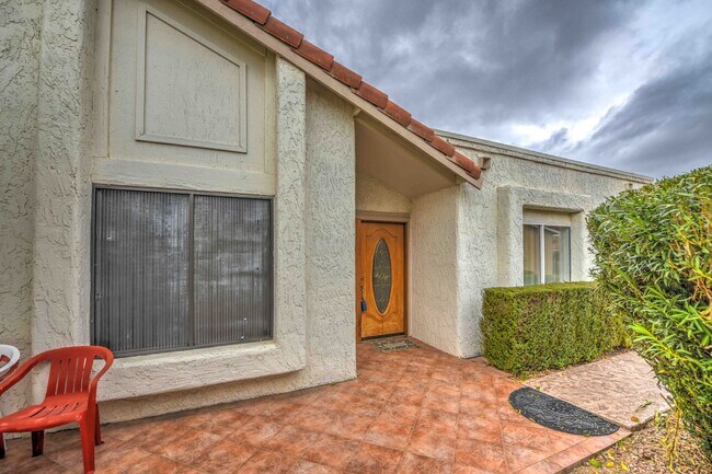 668 Leisure World Boulevard, Mesa, AZ 85206 photo 2