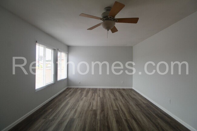 10455 Glenellen Ave photo 4