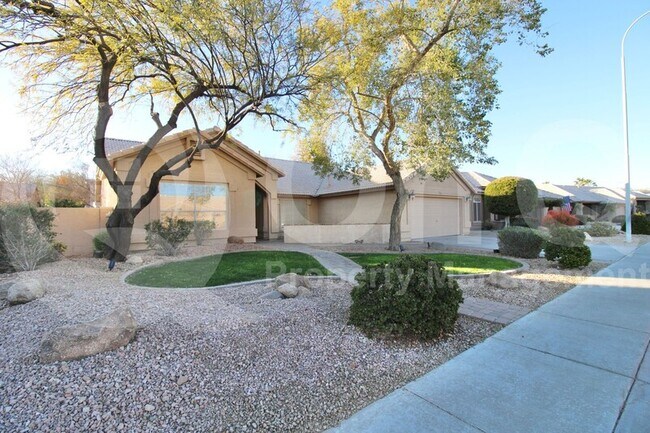 682 N Butte Ave Chandler, AZ 85226 photo 2