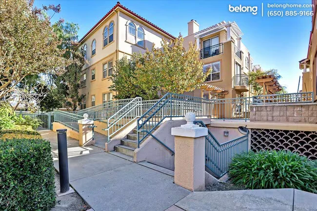 952 S 11th St San Jose, CA 95112 photo 3