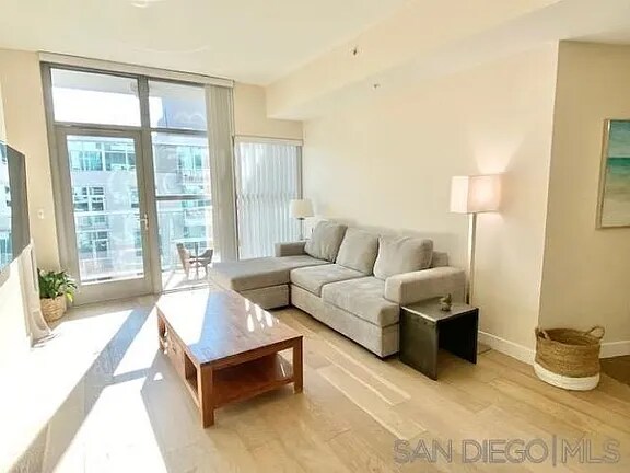 253 Tenth Ave San Diego, CA 92101