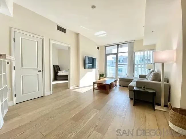 253 Tenth Ave San Diego, CA 92101 photo 2