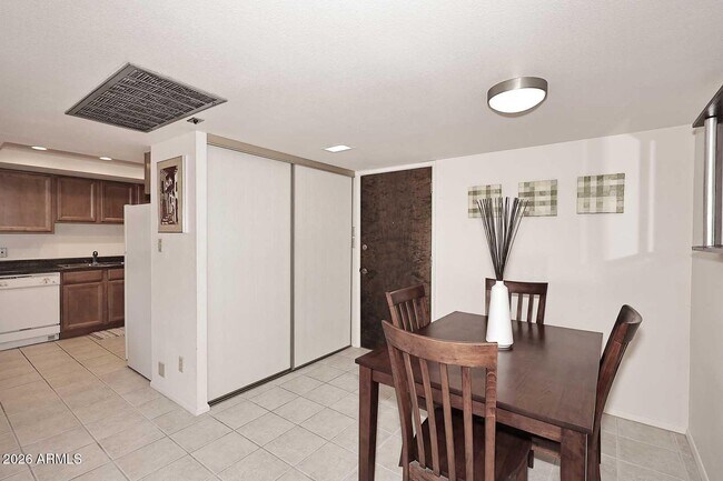 7910 E Camelback Rd Scottsdale, AZ 85251 photo 5