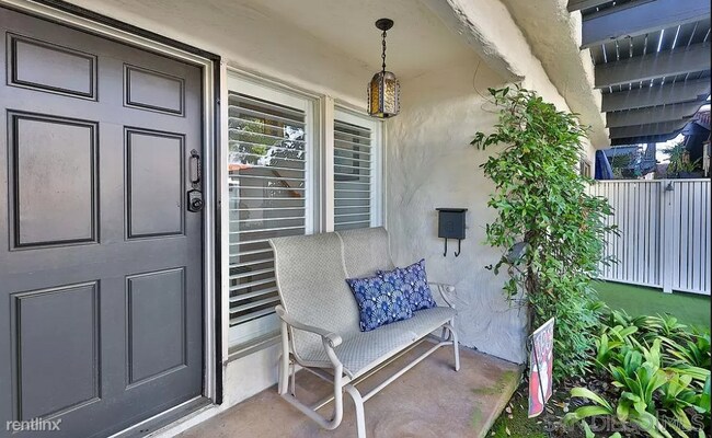 4140 Loma Riviera Ln San Diego, CA 92110 photo 2