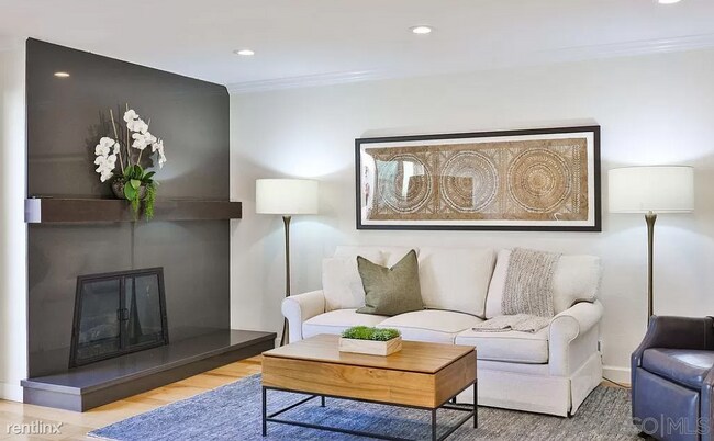 4140 Loma Riviera Ln San Diego, CA 92110 photo 3