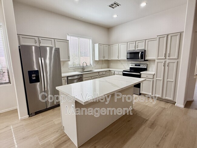 6889 W Paso Trail Peoria, AZ 85383 photo 3