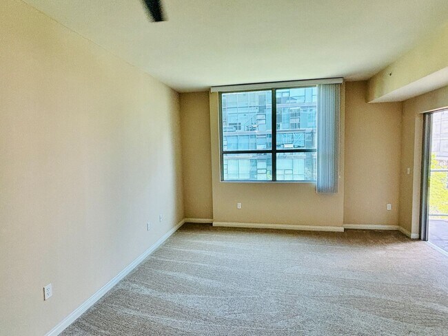 253 Tenth Ave San Diego, CA 92101 photo 3