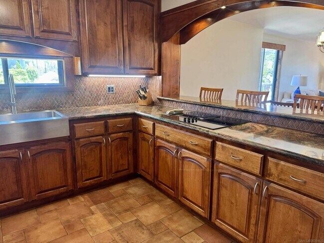 8110 El Paseo Grande San Diego, CA 92037 photo 4