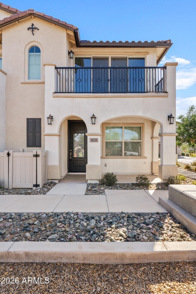 4658 S Vapor Mesa, AZ 85212