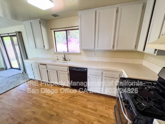 2148 Skyview Glen Escondido, CA 92027 photo 3