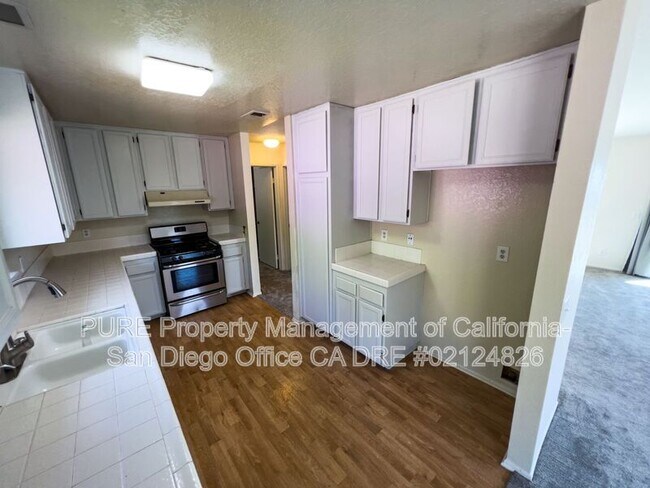 2148 Skyview Glen Escondido, CA 92027 photo 4