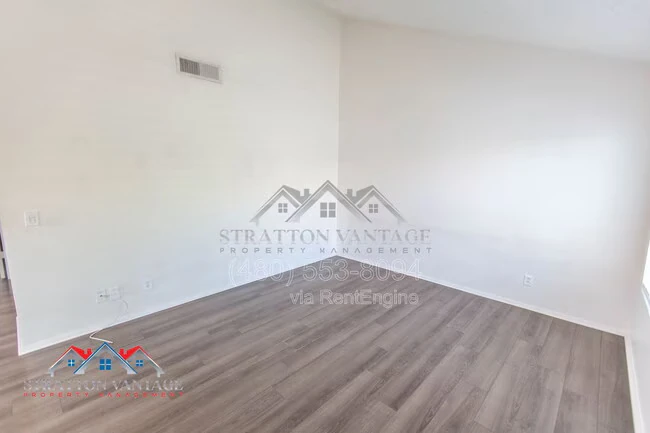 9415 N 59th Ave Glendale, AZ 85302 photo 4