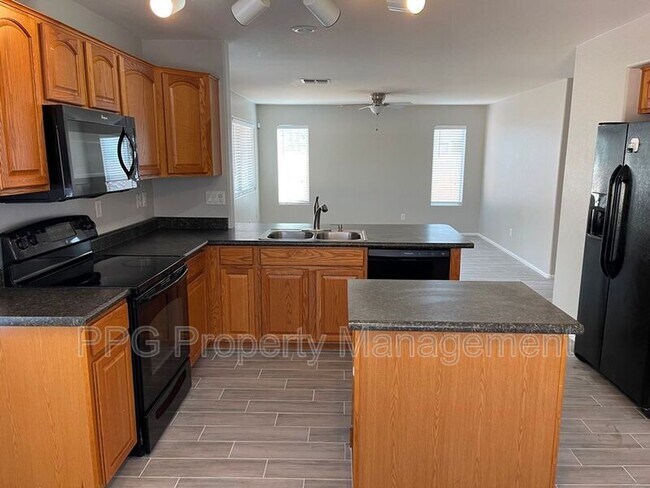 8414 S 50th Ln Phoenix, AZ 85339 photo 5