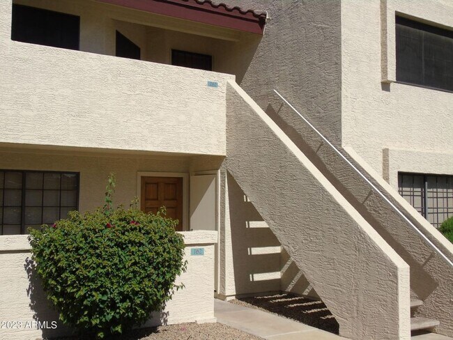 2020 W UNION HILLS Dr Phoenix, AZ 85027 photo 2
