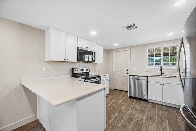 750 W 1st St Mesa, AZ 85201 photo 4
