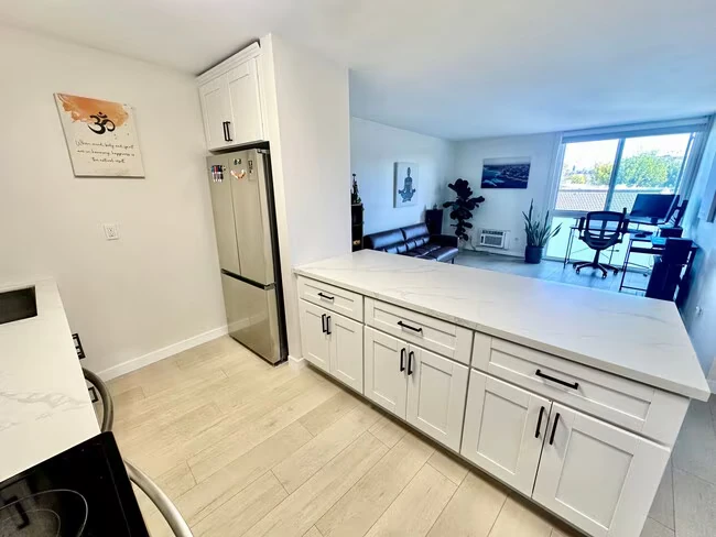 3050 Rue D’Orleans San Diego, CA 92110