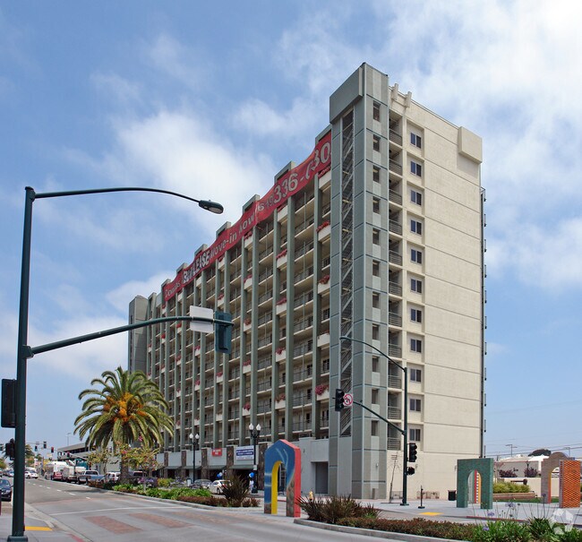 Bayview Tower Condominiums photo 4