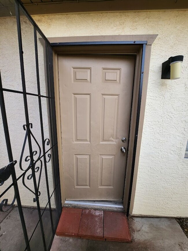 2725 E Tierra Buena Ln Phoenix, AZ 85032 photo 4