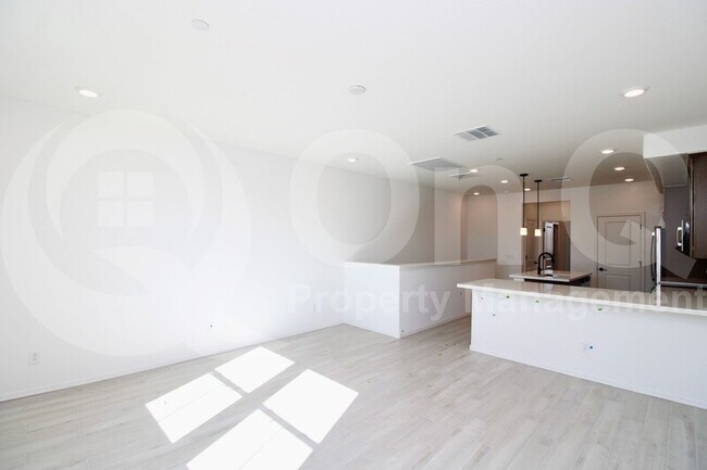 1871 E Hampton Ln Gilbert, AZ 85295 photo 4