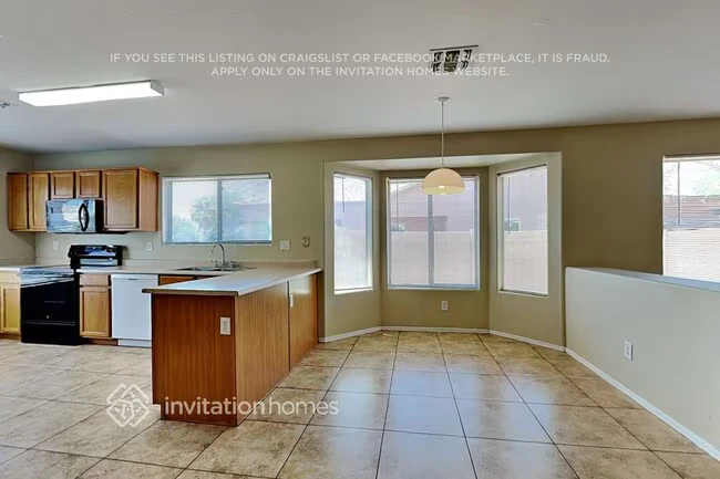 3812 S 74th Dr Phoenix, AZ 85043 photo 4