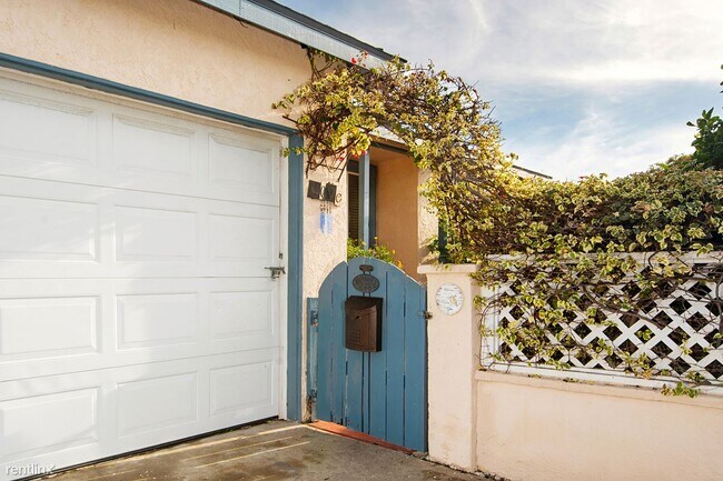 1921 Rowan St San Diego, CA 92105 photo 3