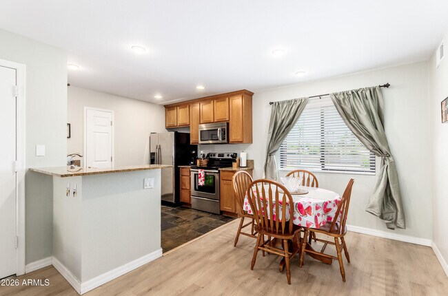4704 E Paradise Village Pkwy N Phoenix, AZ 85032 photo 4