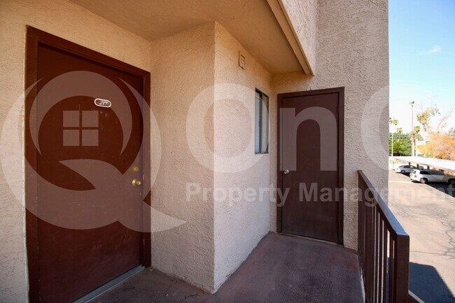 1215 E Lemon St Tempe, AZ 85281 photo 3