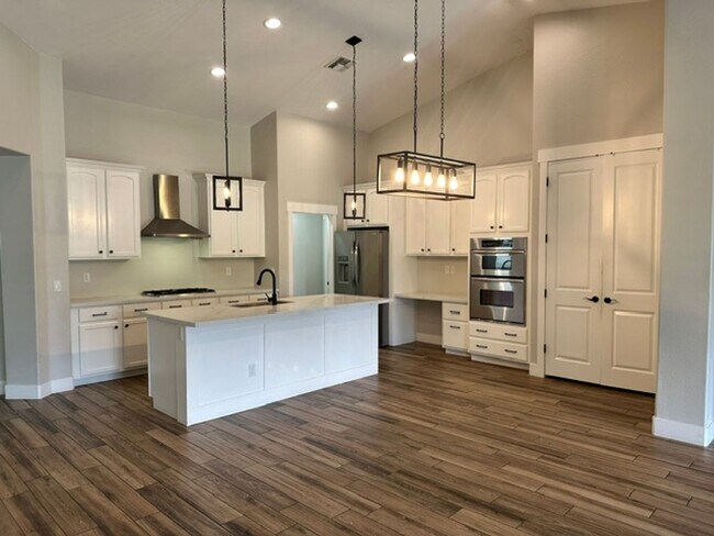 18839 E Canary Way Queen Creek, AZ 85142 photo 2