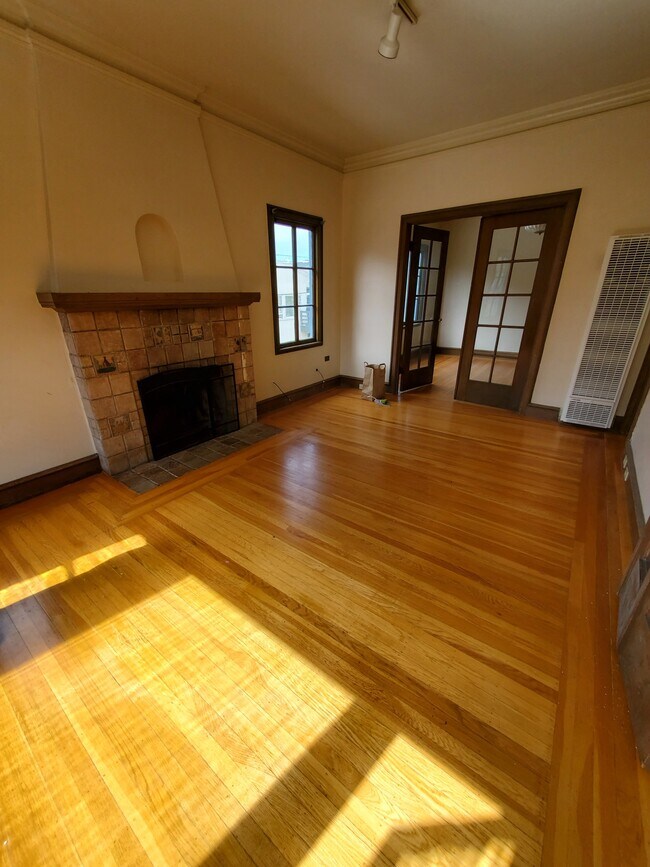 1826 Walnut St Berkeley, CA 94709 photo 3