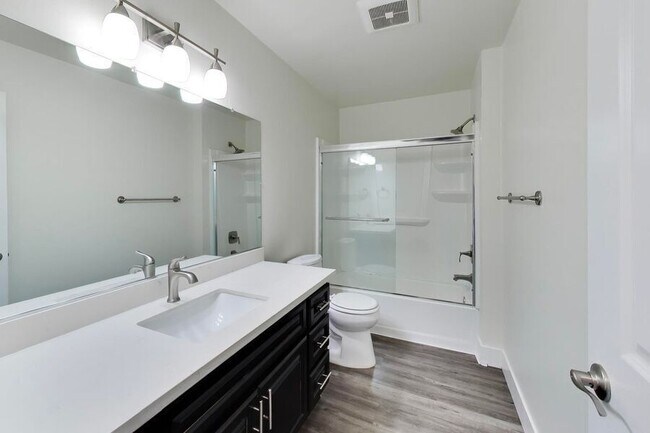 1662 Hollenbeck Ave Sunnyvale, CA 94087 photo 5