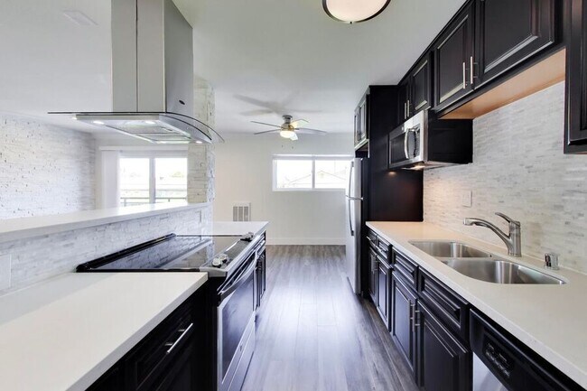 1662 Hollenbeck Ave Sunnyvale, CA 94087 photo 2