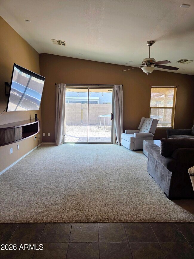 45317 W Desert Garden Rd photo 4