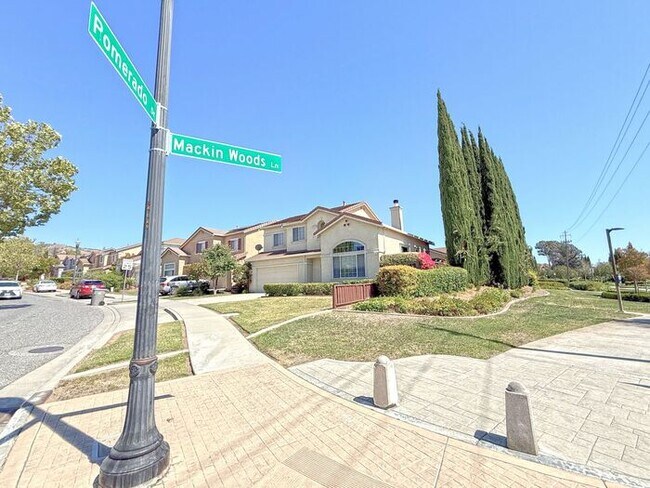 3236 Pomerado Dr San Jose, CA 95135 photo 2