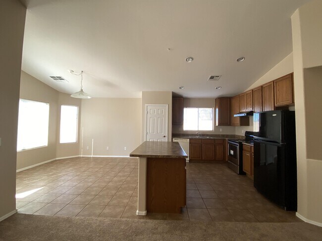 1793 N McDonald St Casa Grande, AZ 85122 photo 2