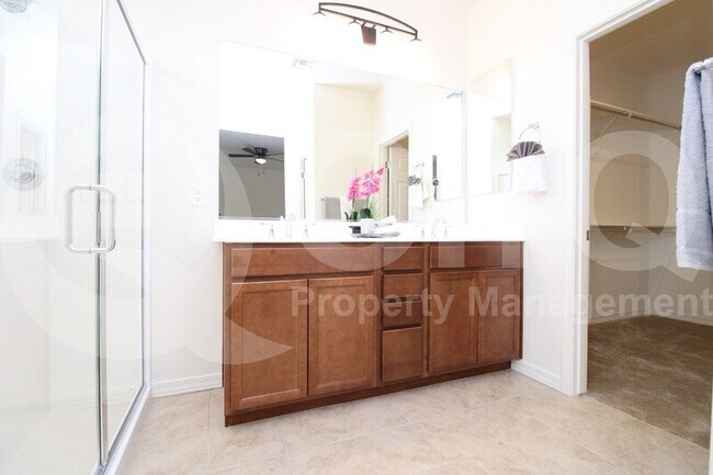 5734 W Getty Dr Phoenix, AZ 85043 photo 5