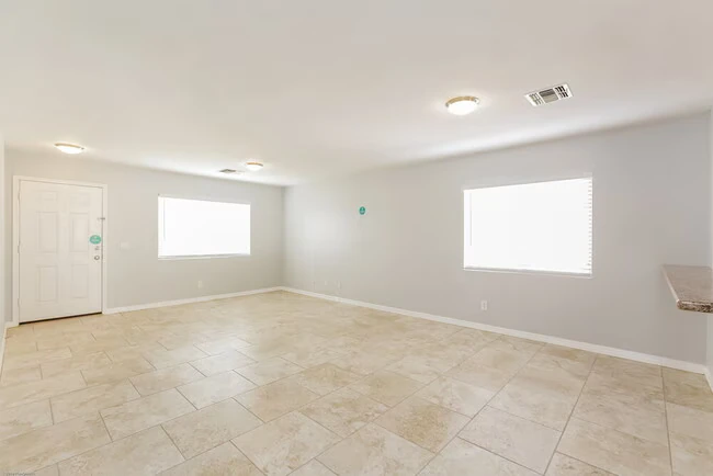 16224 W Pioneer St Goodyear, AZ 85338 photo 5