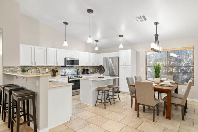 4111 S Dewdrop Ct Gilbert, AZ 85297 photo 2