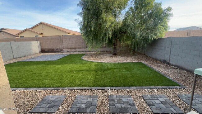42097 W Lunar St photo 3