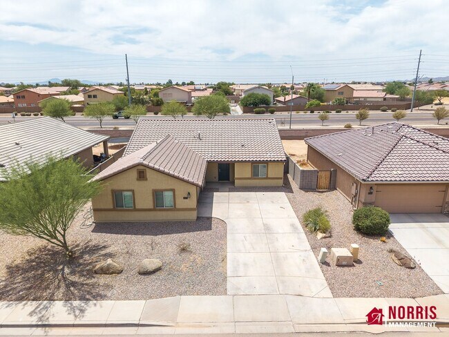 2577 N Agave Ln photo 2