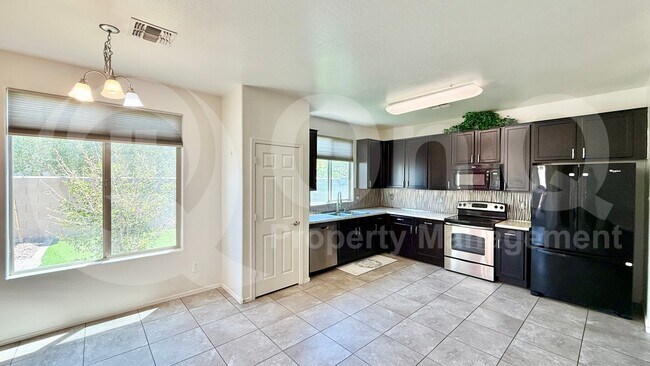 11439 N 88th Ln Peoria, AZ 85345 photo 4