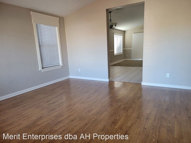 8551 W Mission Ln Peoria, AZ 85345 photo 3