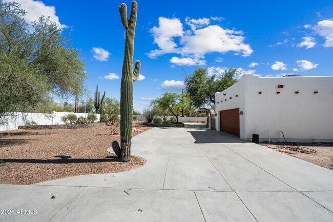 35030 N 51st St Cave Creek, AZ 85331 photo 2