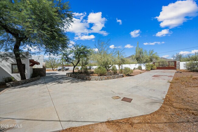 35030 N 51st St Cave Creek, AZ 85331 photo 4