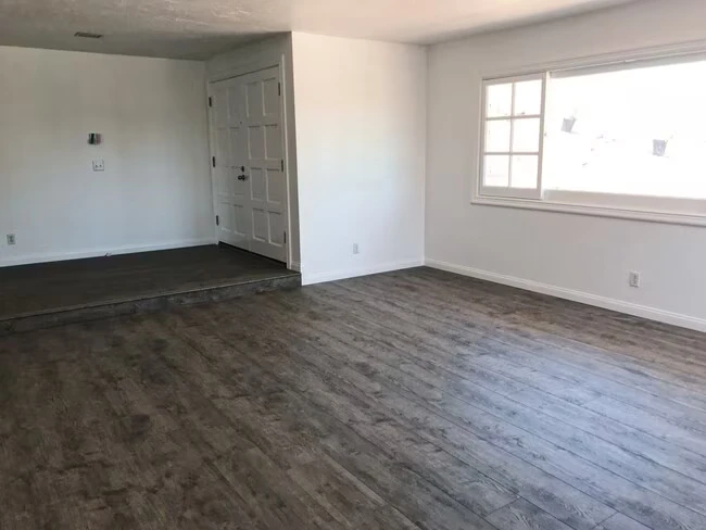 11768 Shadowglen Rd El Cajon, CA 92020 photo 4