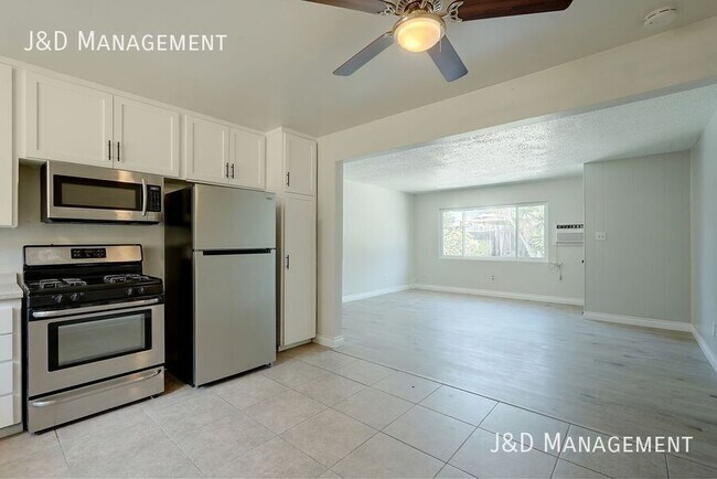 8073 Palm St Lemon Grove, CA 91945 photo 4